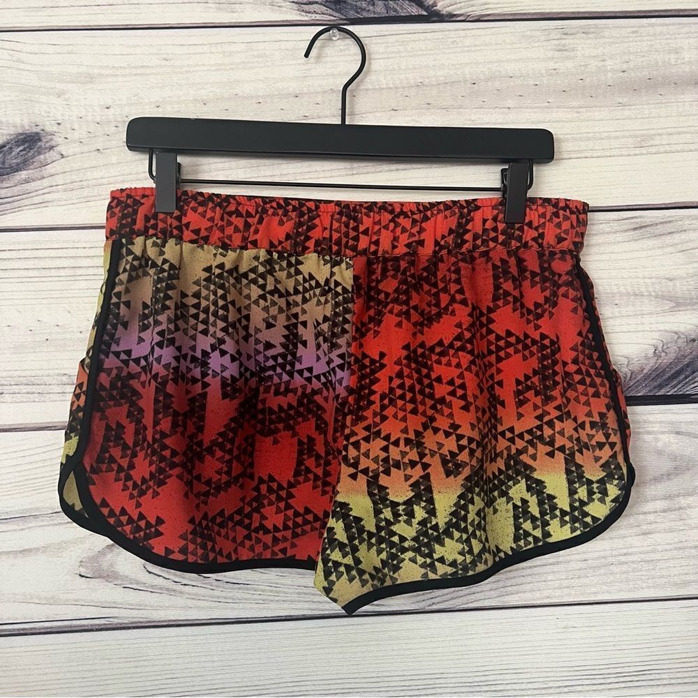 Silence + Noise Red Multicolor Patterned Shorts - image 5